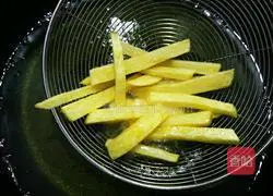 Illustration of how to make French fries 12