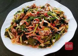 Illustration of how to make cold spinach and shredded pork vermicelli 13