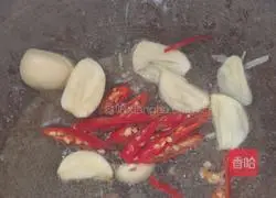 Illustration of how to make wild rice stir-fried beef 5