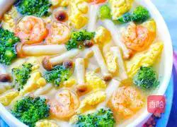 Broccoli, Shrimp and Mushroom Soup Recipe Illustration 5