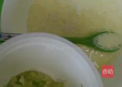 Illustration of how to make chive soda crackers 8