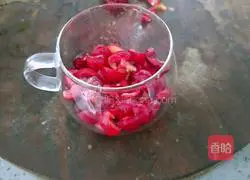 Illustration of how to make cherry oatmeal yogurt cup 5