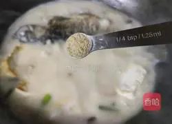 Illustration of how to make nutritious white crucian carp tofu soup 8