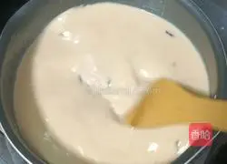 Illustration of how to make pearl milk tea 11