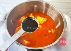 Illustration of how to make tomato, lotus root and pork ribs soup 9