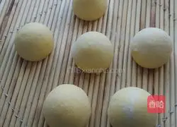 Illustration of how to make pumpkin steamed buns 11