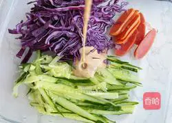 Illustration of how to make vegetable rolls 3