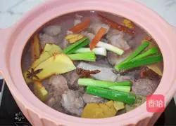 Mutton stewed with radish Illustration of how to make soup 5