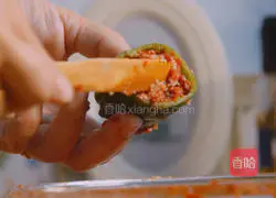 Illustration of how to make beef stuffed with green pepper 4