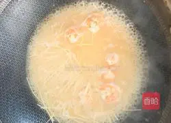 Complementary food for one-year-old baby: Illustration of how to make shrimp oil noodles (super fresh) 8