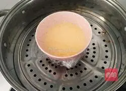 Illustration of how to make egg yolk and egg paste (baby version) 6