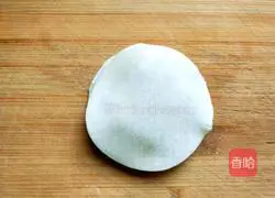 Illustration of how to make dumpling skin scallion pancakes 10