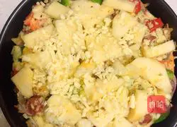 Illustration of how to make Hawaiian fruit pizza 12