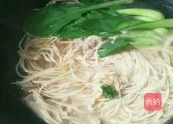 Illustration of how to make shredded pork noodles 3