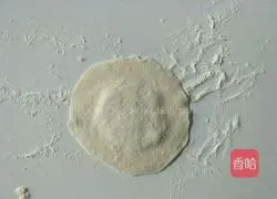 Illustration of how to make steamed buns with meat and leek and moss 10