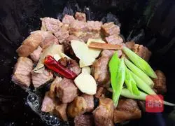 Illustration of how to cook beef brisket and potatoes stewed with tomatoes 7