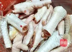 Illustration of how to make braised chicken feet with peanuts 1