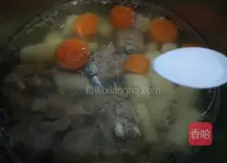 Illustration of how to make yam, carrot and pork ribs soup 8