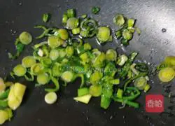 Illustration of how to make loofah and egg soup 7