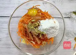 Illustration of how to make potato shredded cake 6