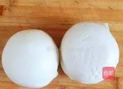 Illustration of how to make pan-fried steamed buns 1