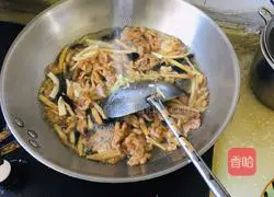 Illustration of braised crispy pork 6