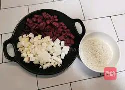 Illustration of how to make purple sweet potato, taro and nut rice paste 4