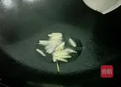 Illustration of how to make crucian carp soup 3