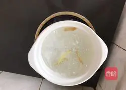 Illustration of how to make meatballs, bitter melon and tofu soup 3