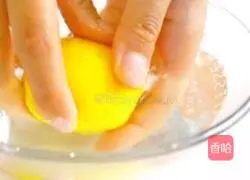 Illustration of how to make mint lemon green juice ice drink 1