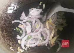 Illustration of how to make mushroom and chicken soup 5