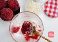 Illustration of how to make double-berry pop-pop ice drink 2
