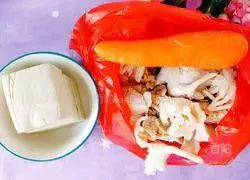 Illustration of how to make oyster mushroom and tofu soup 1