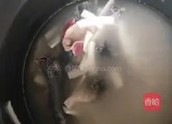 Coconut Chicken Soup Recipe Illustration 5