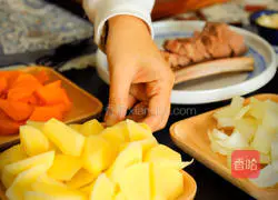 Illustration of how to make curry beef short ribs 4