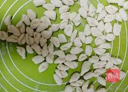 Illustration of how to make Jinnan mochi 5