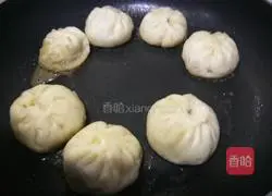 Illustration of how to make fried bamboo shoot buns 15