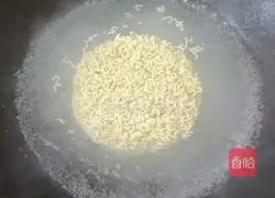 Illustration of how to make fried instant noodles 2