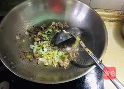 Illustration of how to make mutton braised noodles 2