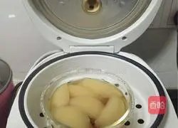 Illustration of how to make rock sugar snow pear 3