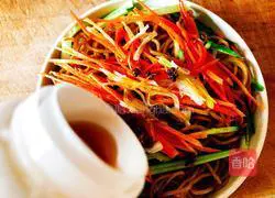 Illustration of how to make cold glutinous rice noodles 6
