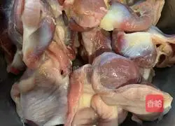 Illustration of how to make spicy fried chicken gizzards 1