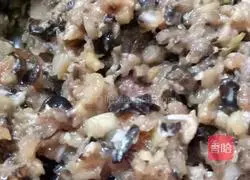 Illustration of how to make pork, fungus, mushroom and shrimp buns 4