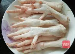 Illustration of how to make fresh lemon chicken feet 1