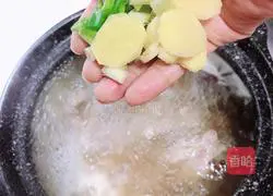 Illustration of how to make kelp bone soup 9