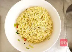 Illustration of how to make fried instant noodles 2