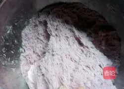 Illustration of how to make purple sweet potato pork buns 6