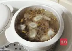 Illustration of how to make American ginseng and dendrobium lean meat soup 8