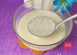 Illustration of how to make cool watermelon lemon sago 9