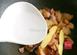 Nutritious Cordyceps Stewed Chicken Soup Illustration 5